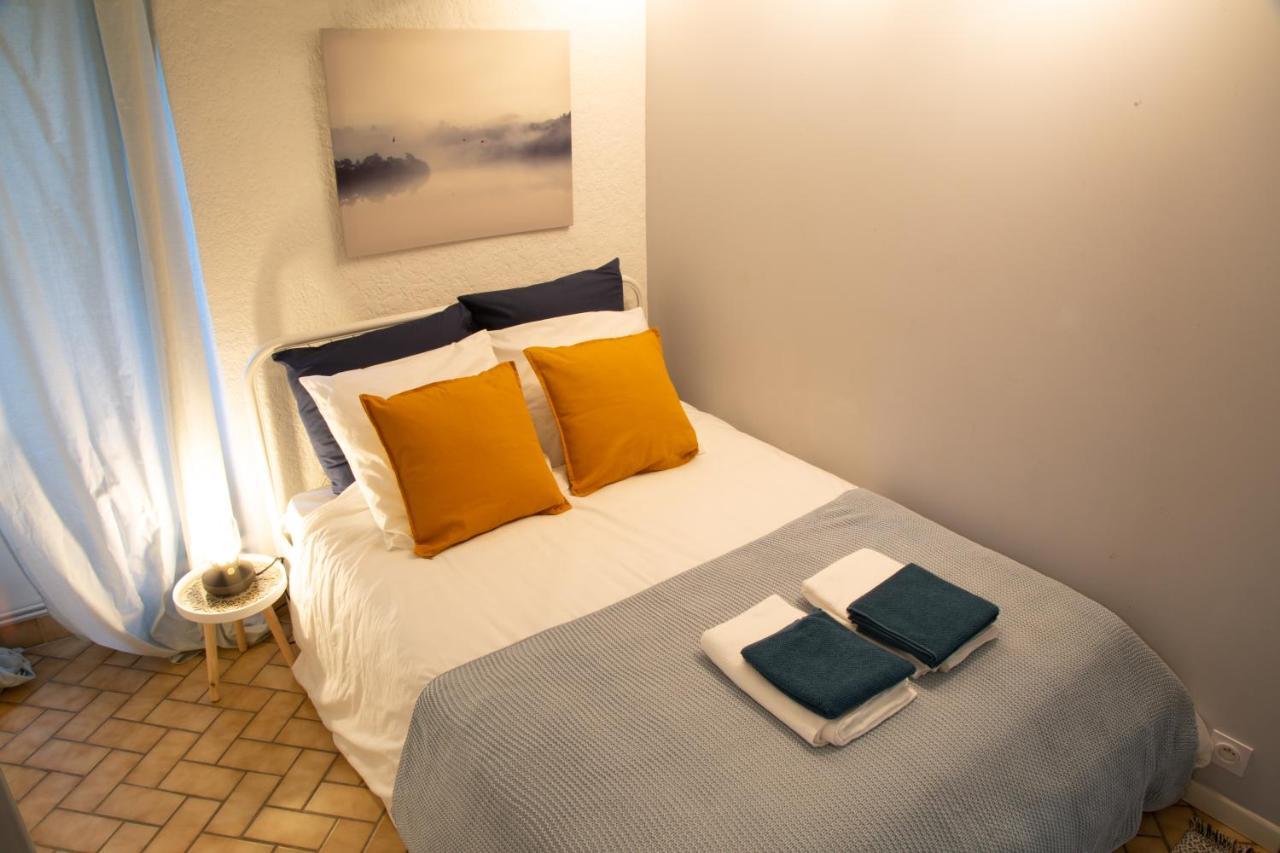 Petit Studio Secret - Coeur De Provence - 4 Personnes Volx Luaran gambar